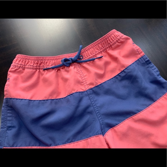 Vineyard Vines Swim Trunk Size 7 - Picture 3 of 7